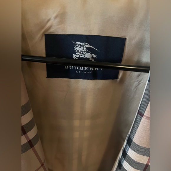 SOLD Burberry Jacket woman’s windbreaker jacket - Picture 3 of 6